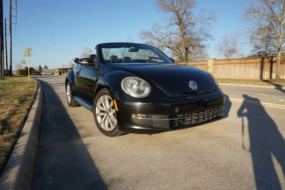 2013 Volkswagen A5 Beetle - Image 2 of 20