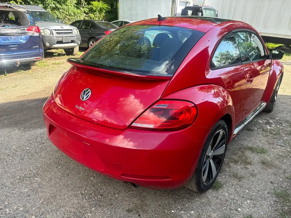 2013 Volkswagen A5 Beetle - Image 8 of 17