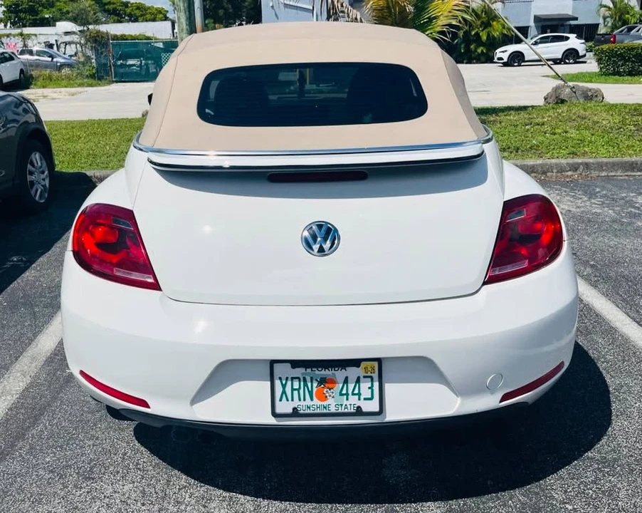 2013 Volkswagen A5 Beetle - Image 10 of 15