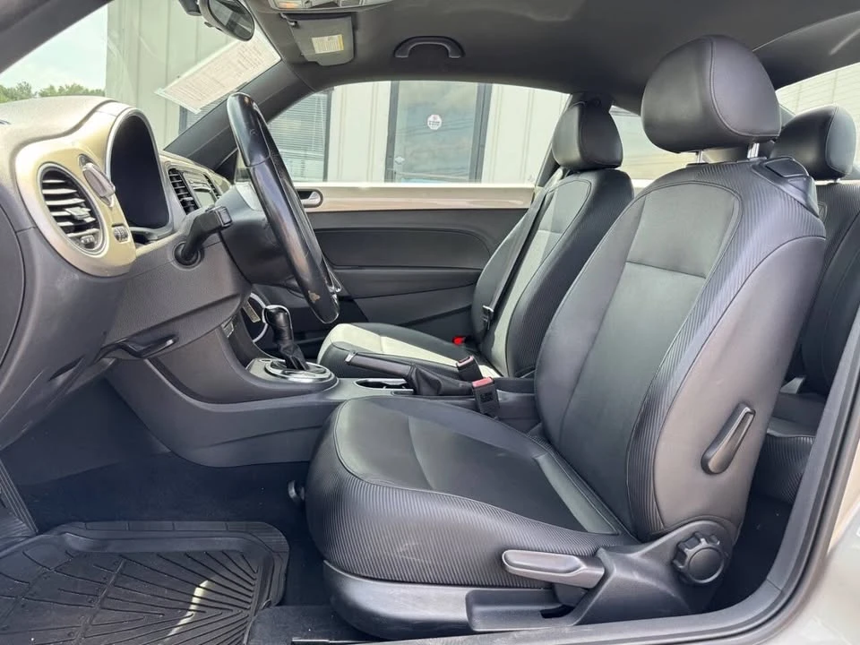 2013 Volkswagen A5 Beetle - Image 10 of 15