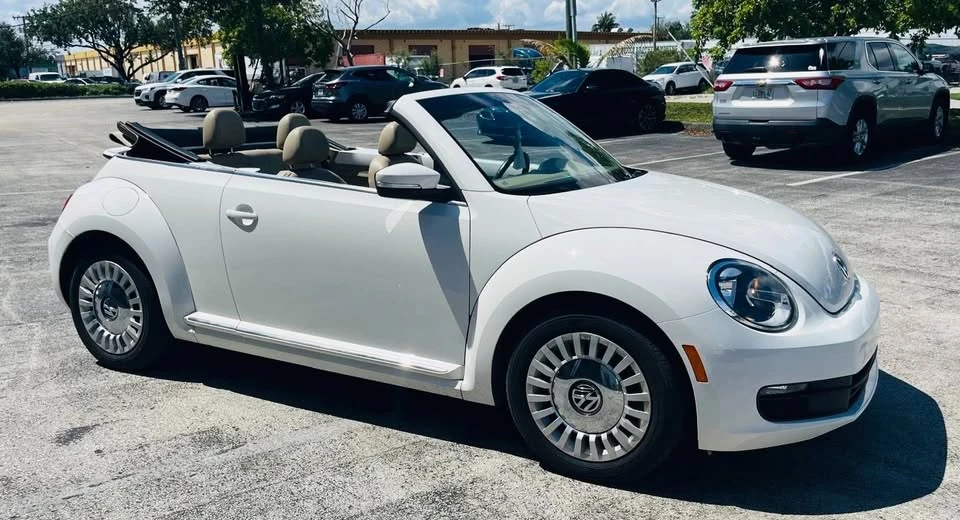 2013 Volkswagen A5 Beetle - Image 8 of 15