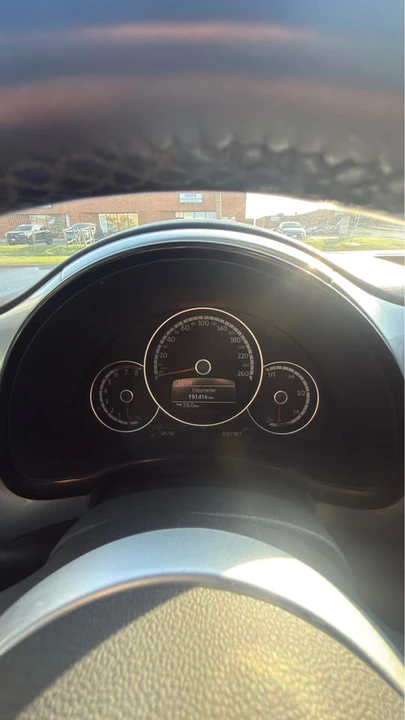 2013 Volkswagen A5 Beetle - Image 9 of 10