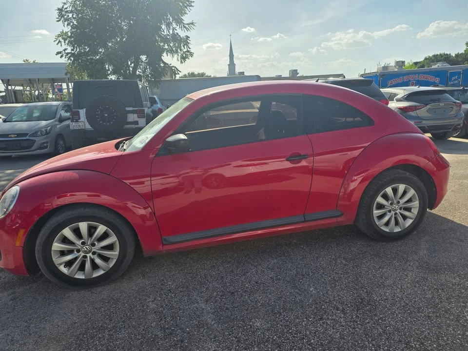 2013 Volkswagen A5 Beetle - Image 2 of 17