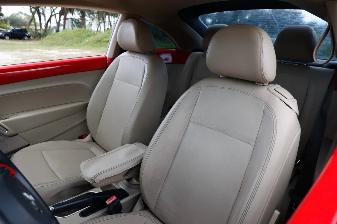 2013 Volkswagen A5 Beetle - Image 6 of 12