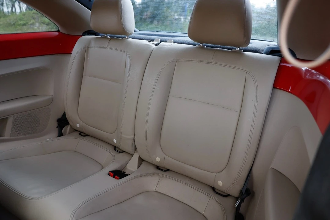 2013 Volkswagen A5 Beetle - Image 8 of 12