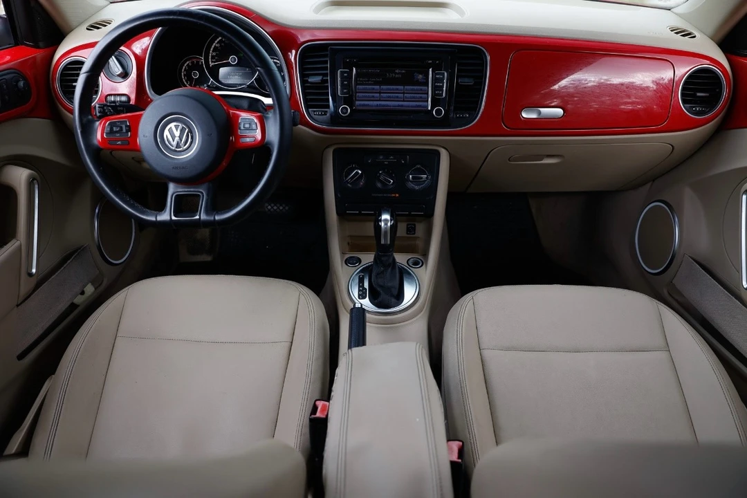 2013 Volkswagen A5 Beetle - Image 2 of 12