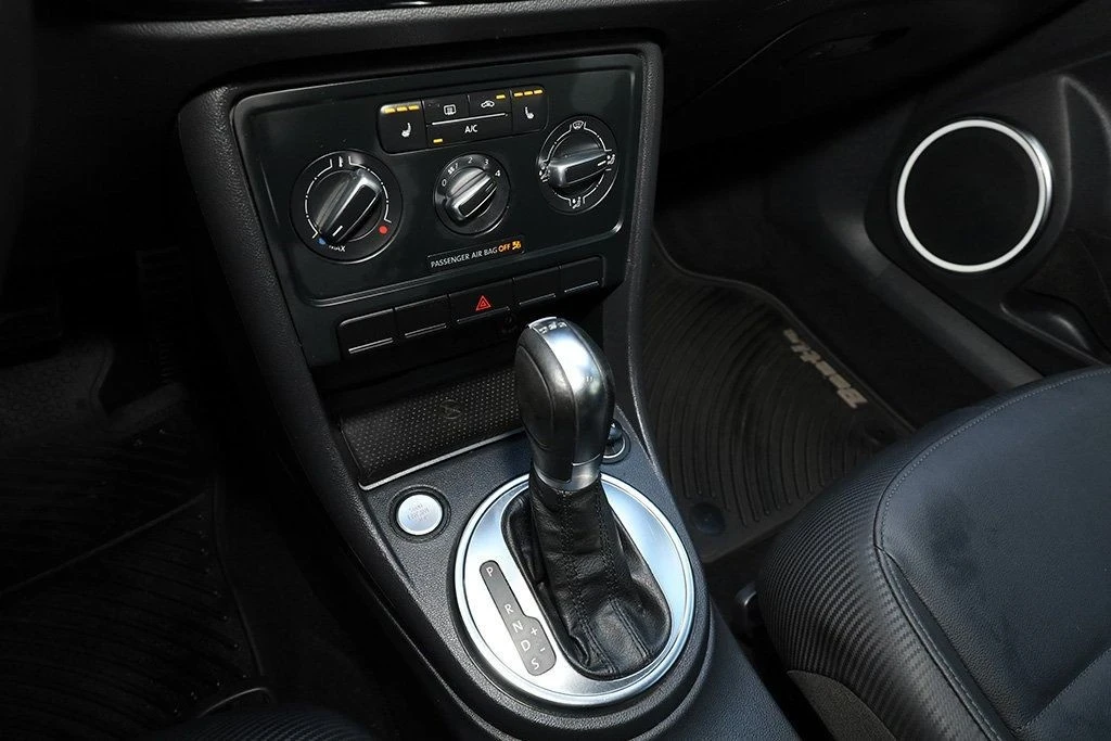 2013 Volkswagen A5 Beetle - Image 11 of 21