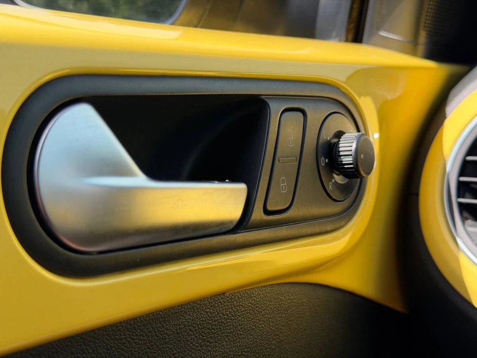 2013 Volkswagen A5 Beetle - Image 6 of 24