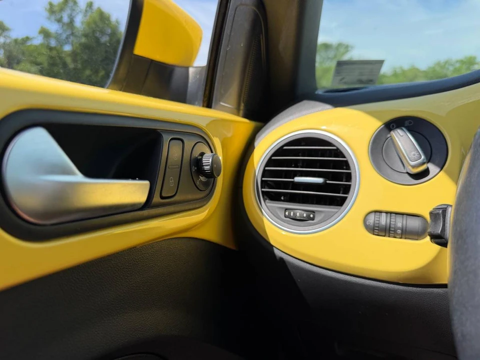 2013 Volkswagen A5 Beetle - Image 7 of 24