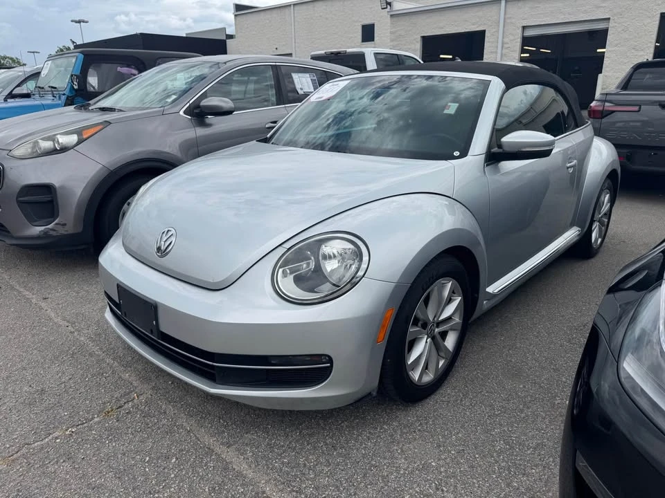 2013 Volkswagen A5 Beetle - Image 2 of 7