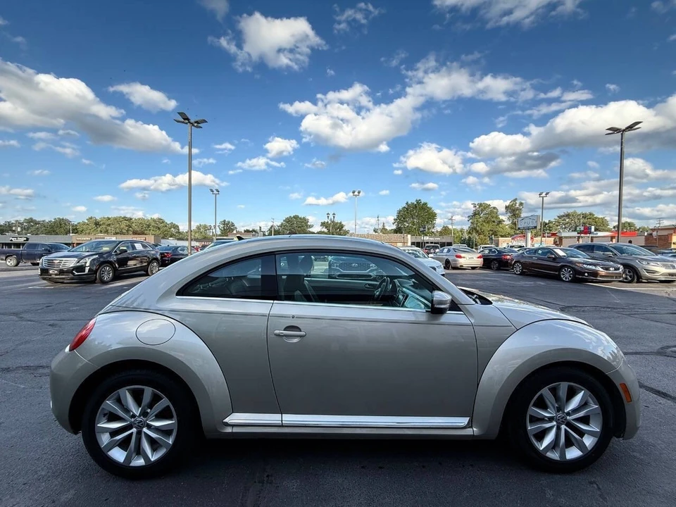 2013 Volkswagen A5 Beetle - Image 6 of 21