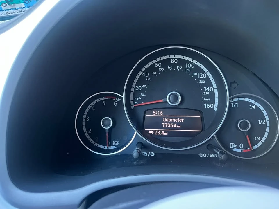 2013 Volkswagen A5 Beetle - Image 6 of 17