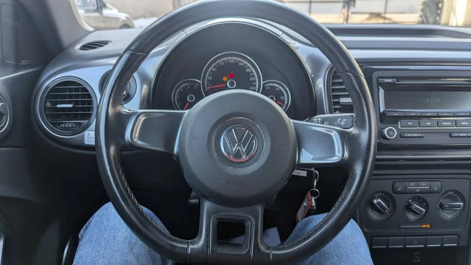 2013 Volkswagen A5 Beetle - Image 10 of 17