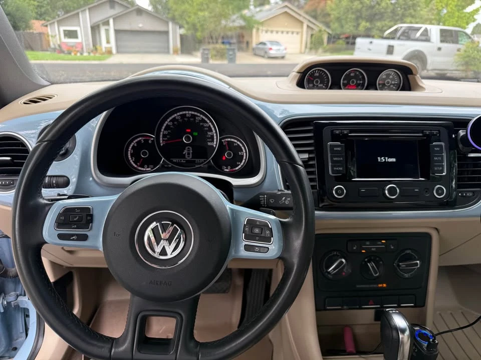2013 Volkswagen A5 Beetle - Image 10 of 19