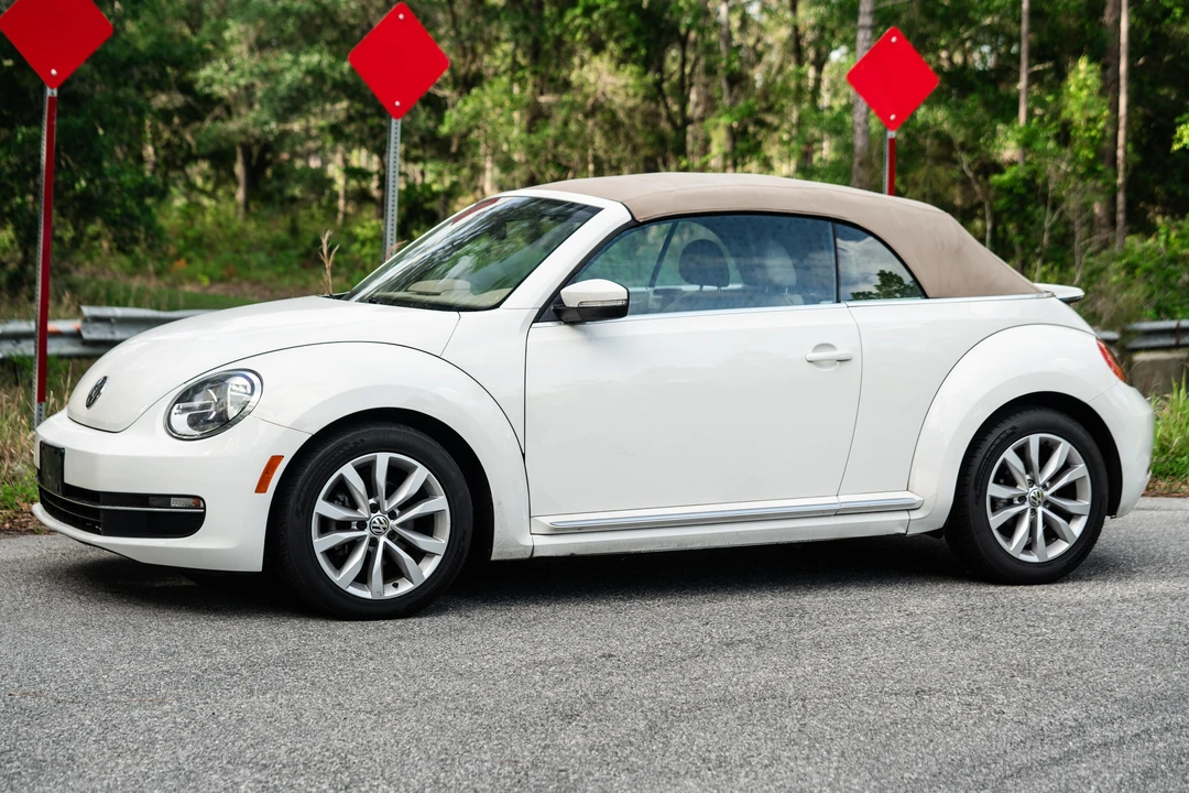 2013 Volkswagen A5 Beetle - Image 10 of 31