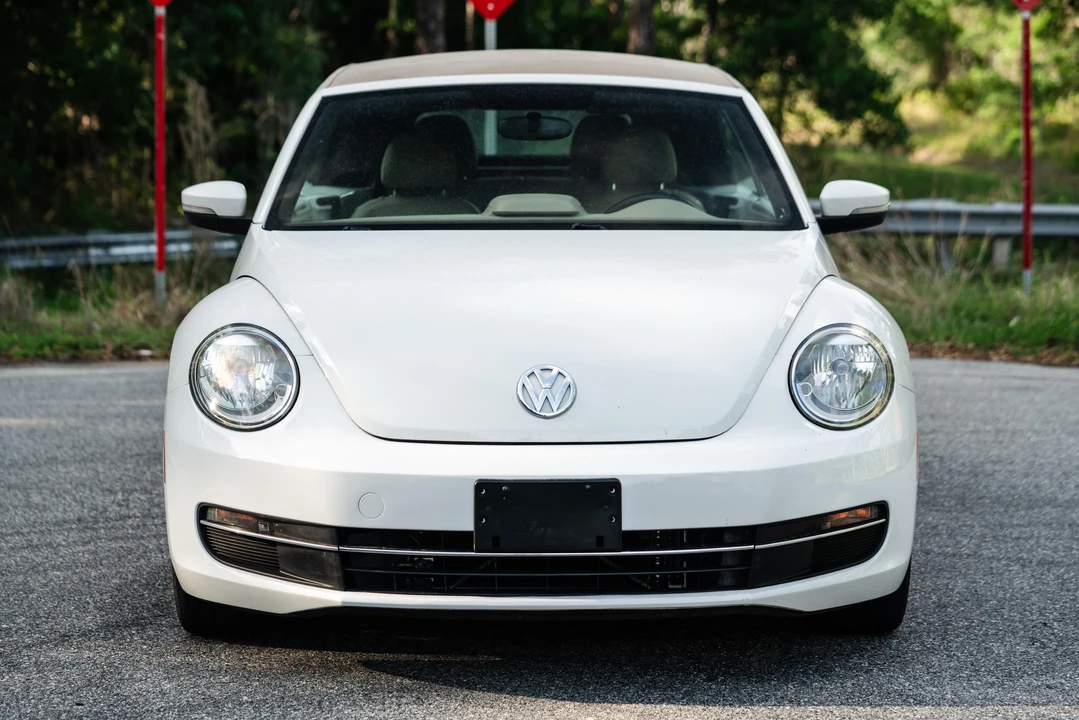 2013 Volkswagen A5 Beetle - Image 2 of 31