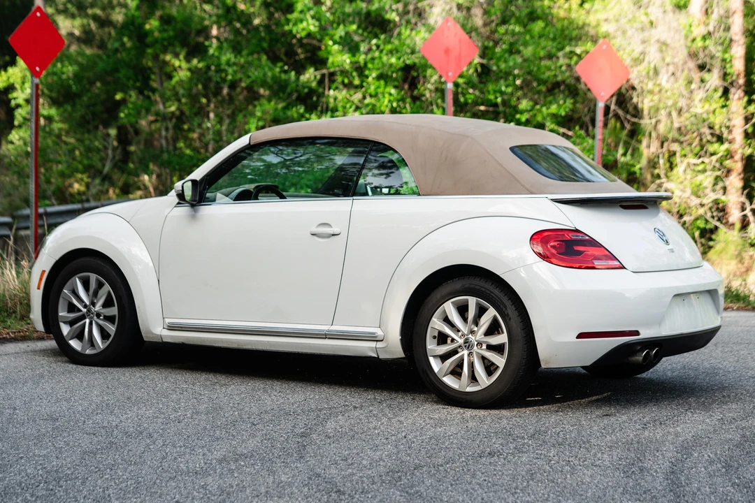 2013 Volkswagen A5 Beetle - Image 12 of 31