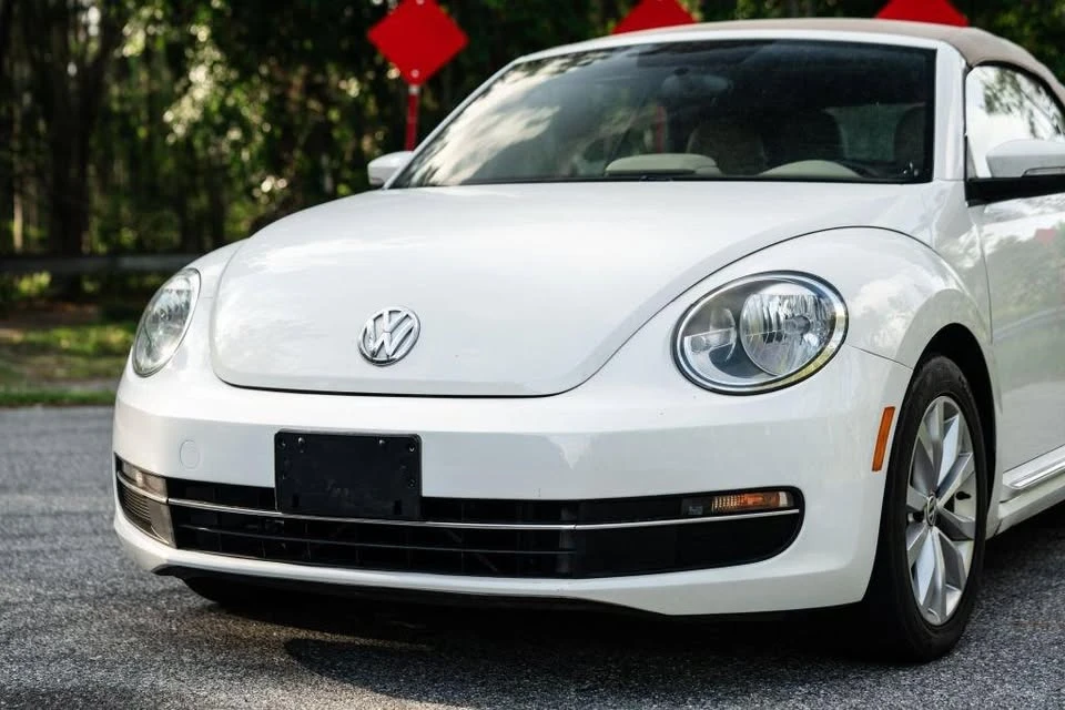 2013 Volkswagen A5 Beetle - Image 6 of 8