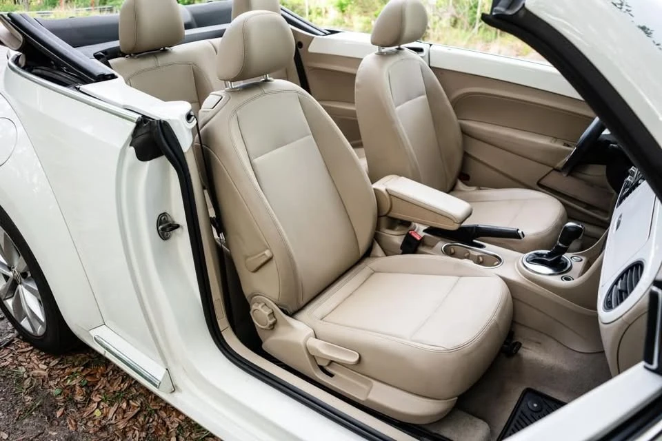2013 Volkswagen A5 Beetle - Image 3 of 8