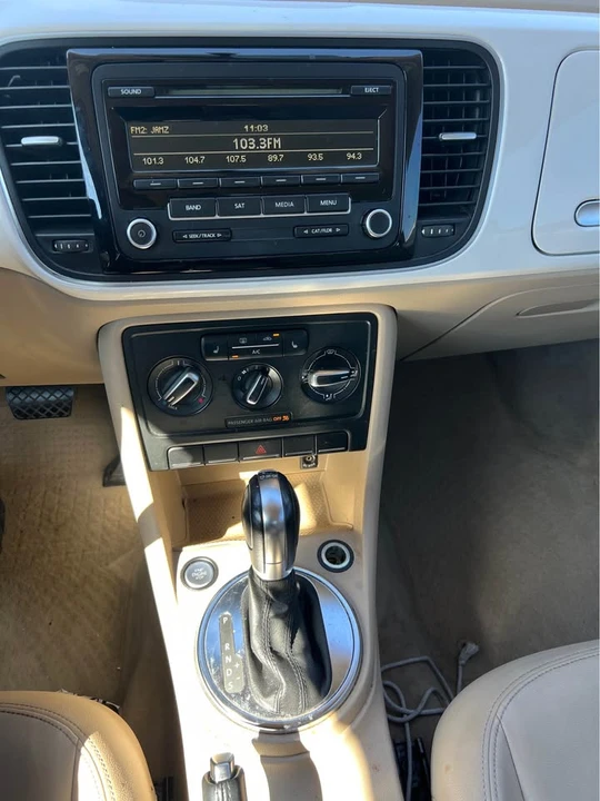 2013 Volkswagen A5 Beetle - Image 14 of 19
