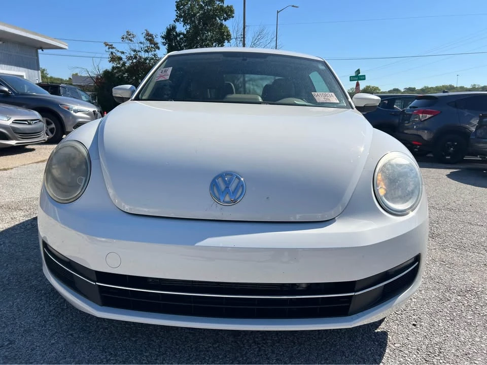 2013 Volkswagen A5 Beetle - Image 2 of 19