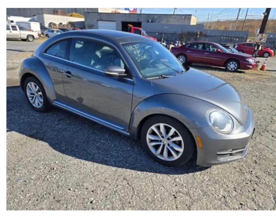 2013 Volkswagen A5 Beetle - Image 6 of 18
