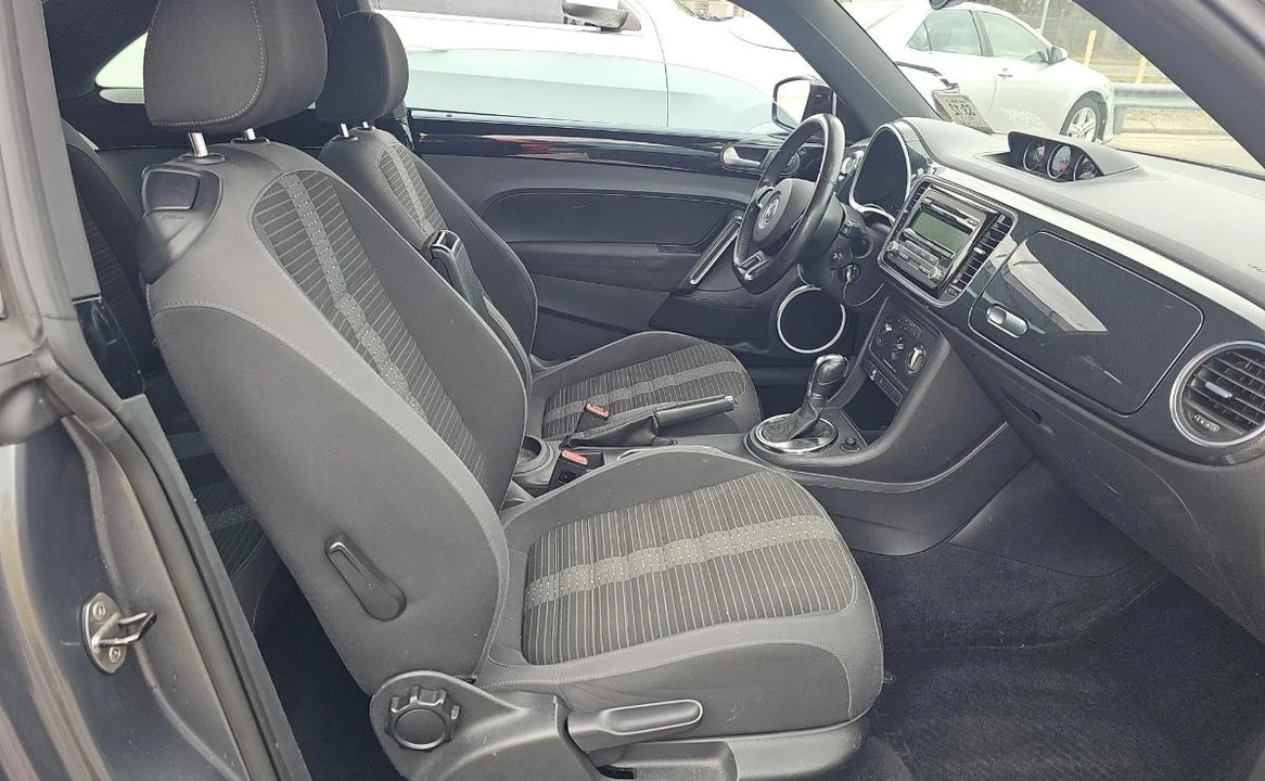 2013 Volkswagen A5 Beetle - Image 8 of 14