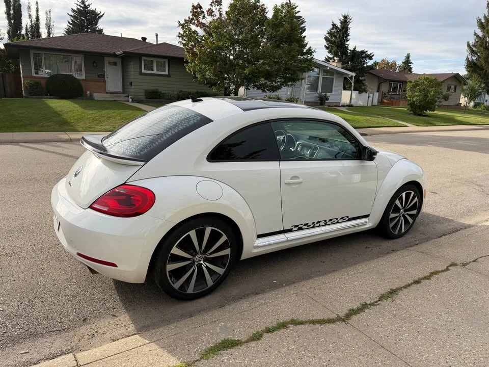 2013 Volkswagen A5 Beetle - Image 3 of 11