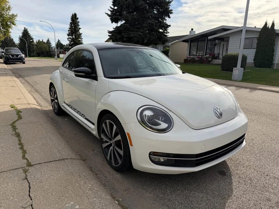 2013 Volkswagen A5 Beetle - Image 2 of 11