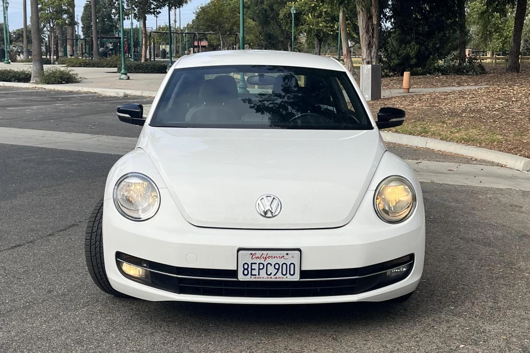 2013 Volkswagen A5 Beetle - Image 2 of 31