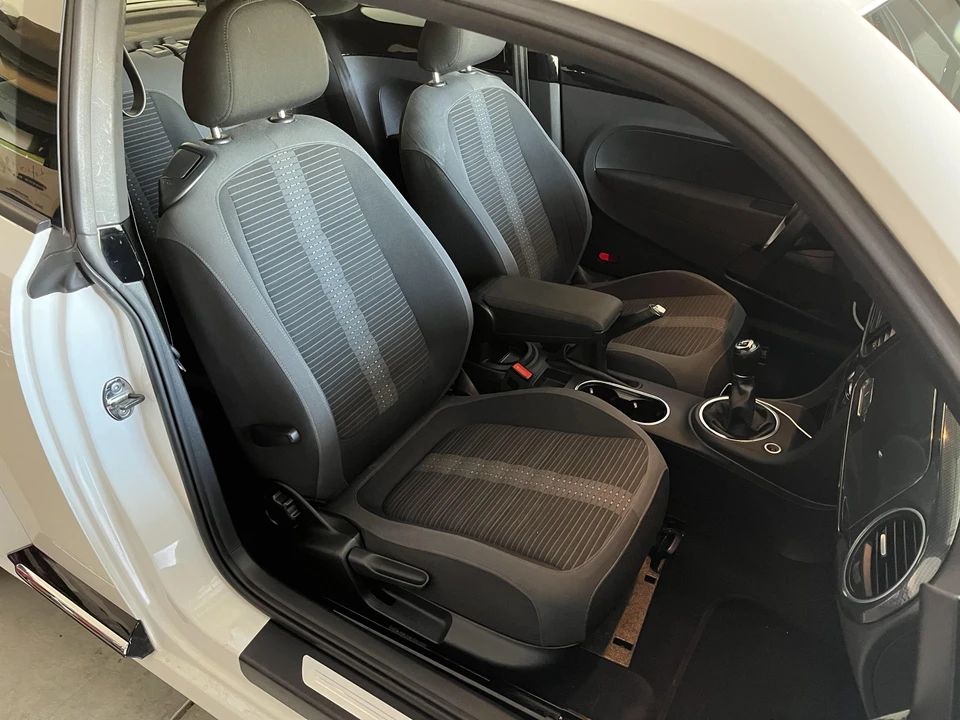 2013 Volkswagen A5 Beetle - Image 29 of 31
