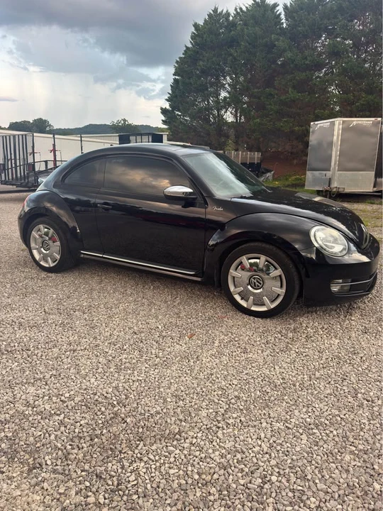 2013 Volkswagen A5 Beetle - Image 2 of 12