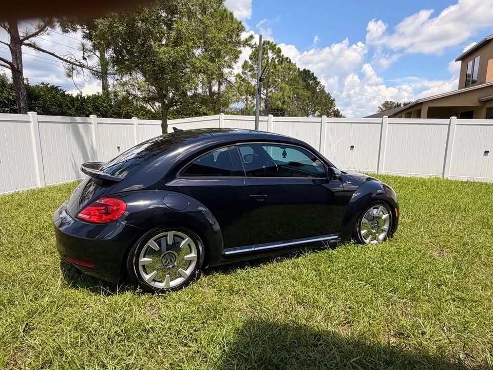 2013 Volkswagen A5 Beetle - Image 2 of 12