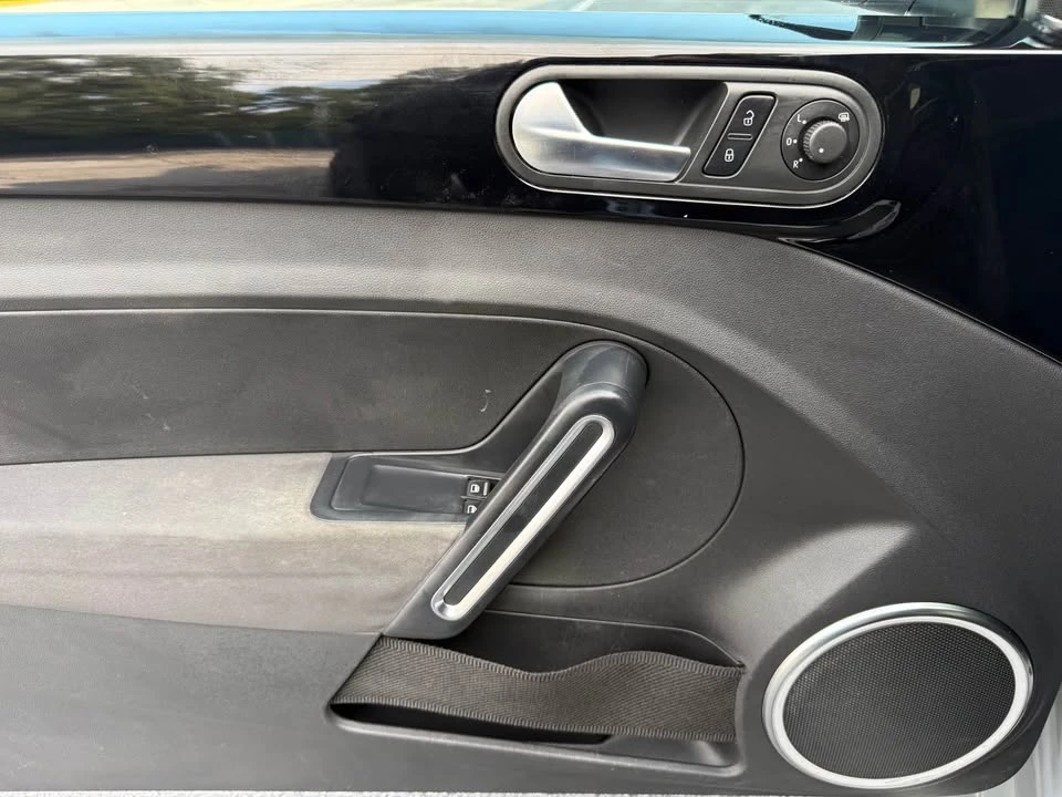 2013 Volkswagen A5 Beetle - Image 8 of 20