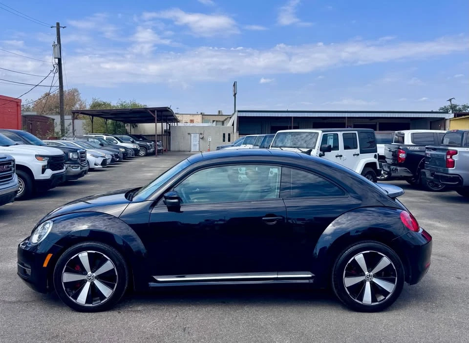 2013 Volkswagen A5 Beetle - Image 2 of 13