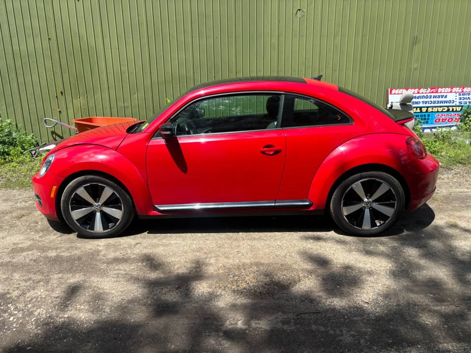 2013 Volkswagen A5 Beetle - Image 2 of 18