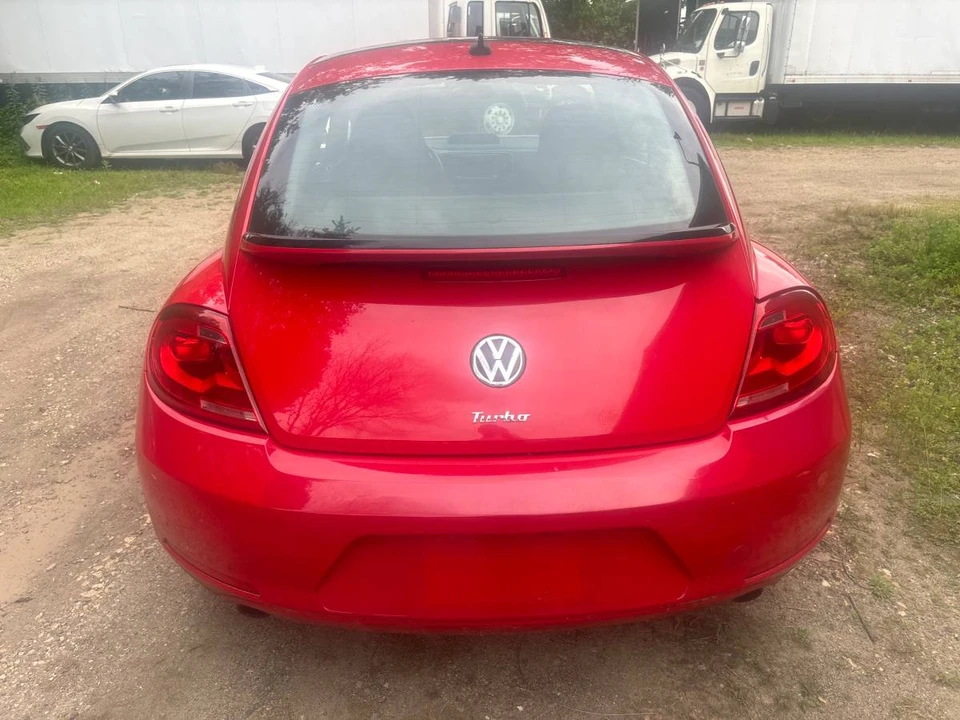 2013 Volkswagen A5 Beetle - Image 6 of 14