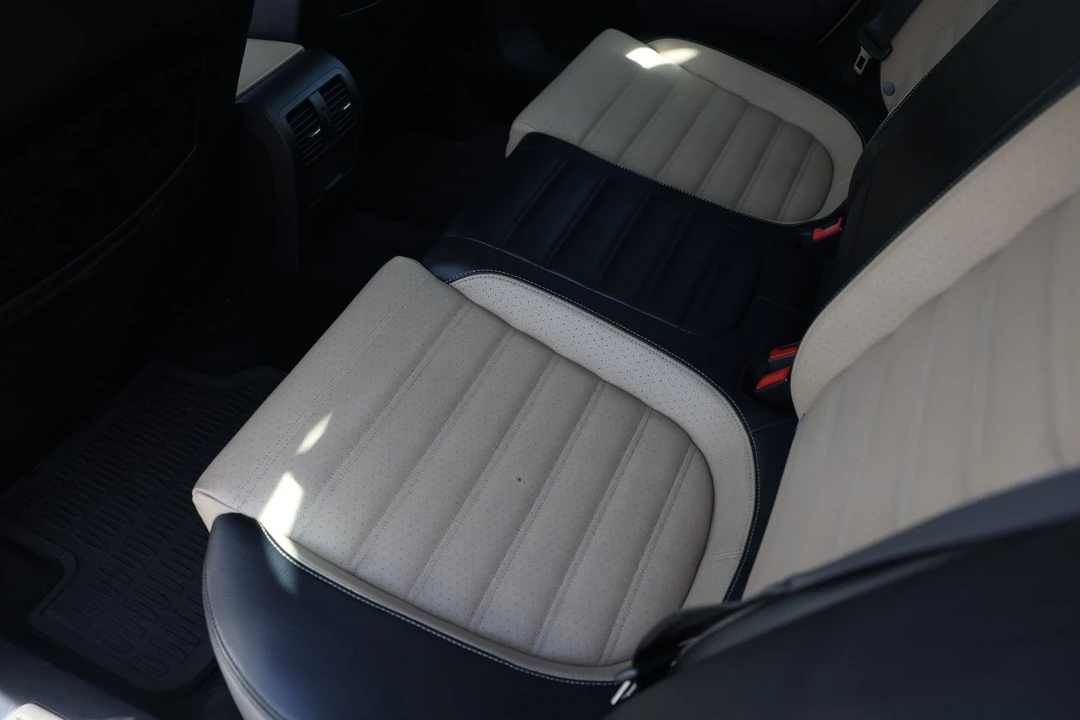 2013 Volkswagen CC - Image 8 of 12