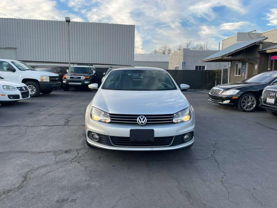 2013 Volkswagen Eos - Image 2 of 17