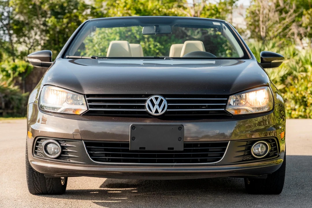 2013 Volkswagen Eos - Image 2 of 31
