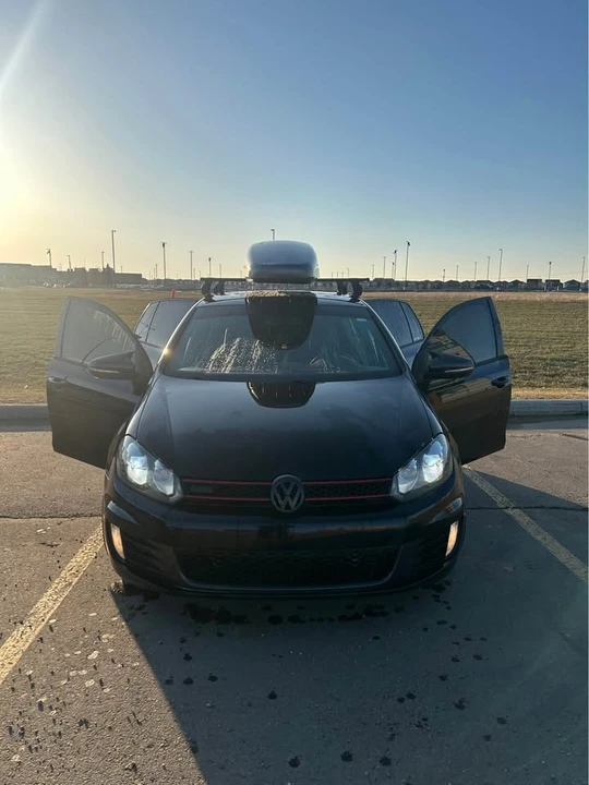 2013 Volkswagen Golf - Image 2 of 12