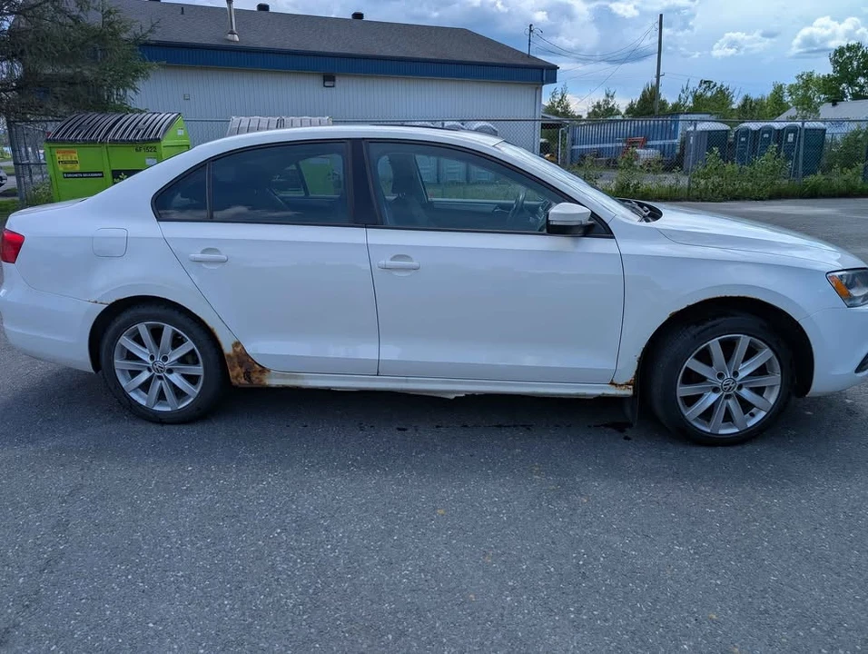 2013 Volkswagen A6 Jetta - Image 2 of 5