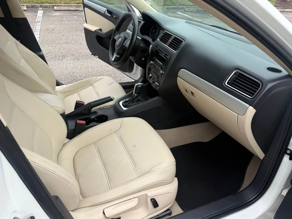 2013 Volkswagen A6 Jetta - Image 6 of 8
