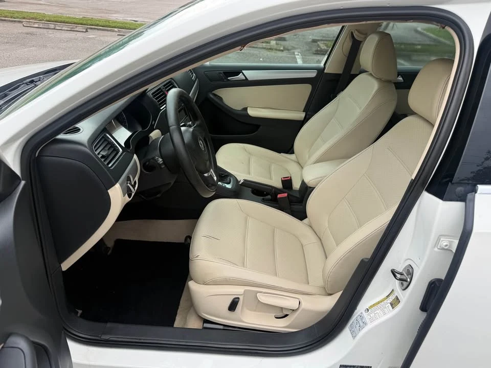 2013 Volkswagen A6 Jetta - Image 5 of 8