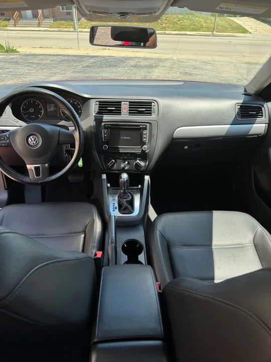 2013 Volkswagen A6 Jetta - Image 6 of 9