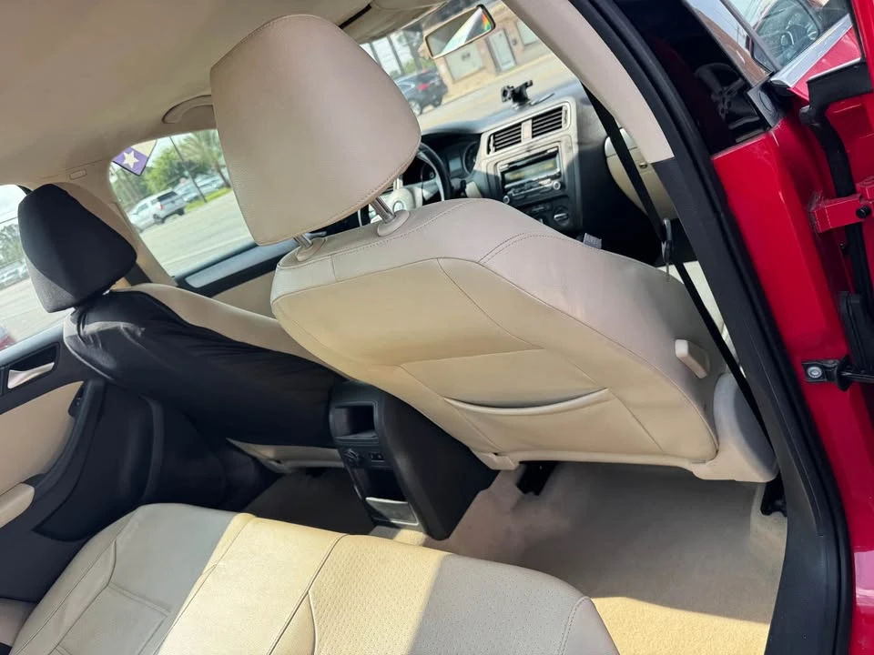 2013 Volkswagen A6 Jetta - Image 9 of 20