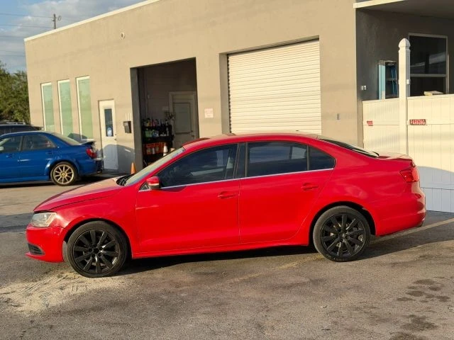 2013 Volkswagen A6 Jetta - Image 2 of 11