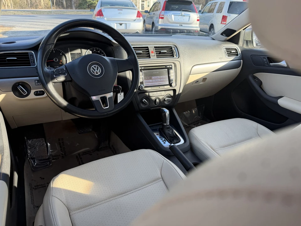 2013 Volkswagen A6 Jetta - Image 6 of 21