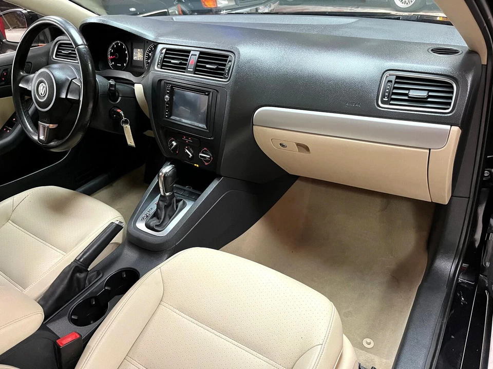 2013 Volkswagen A6 Jetta - Image 11 of 21