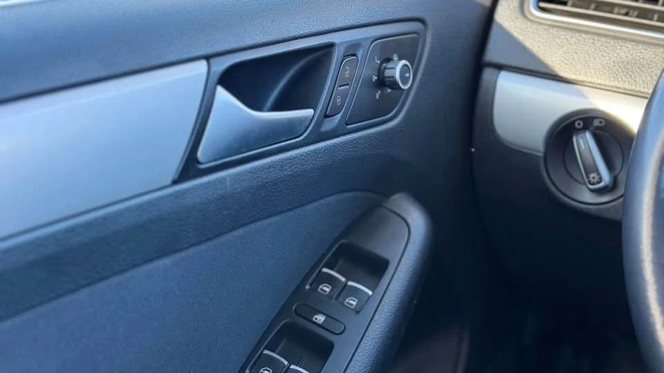 2013 Volkswagen A6 Jetta - Image 15 of 20
